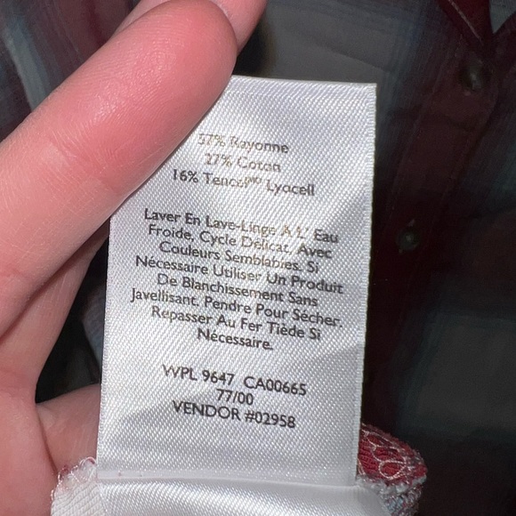 Eddie Bauer Cap Sleeve Plaid Button Up Shirt White Red Blue Size Large - Picture 6 of 6